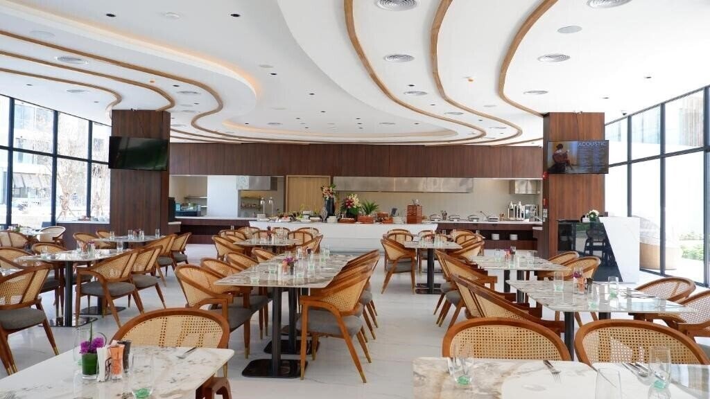 Imaginea Laya Resort Phuket Island (ex. Wanda Vista Resort) 5*
