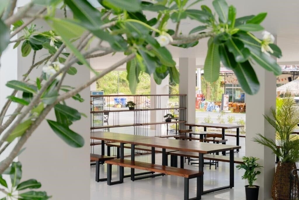 Imaginea Seaside Naithon Phuket 4*