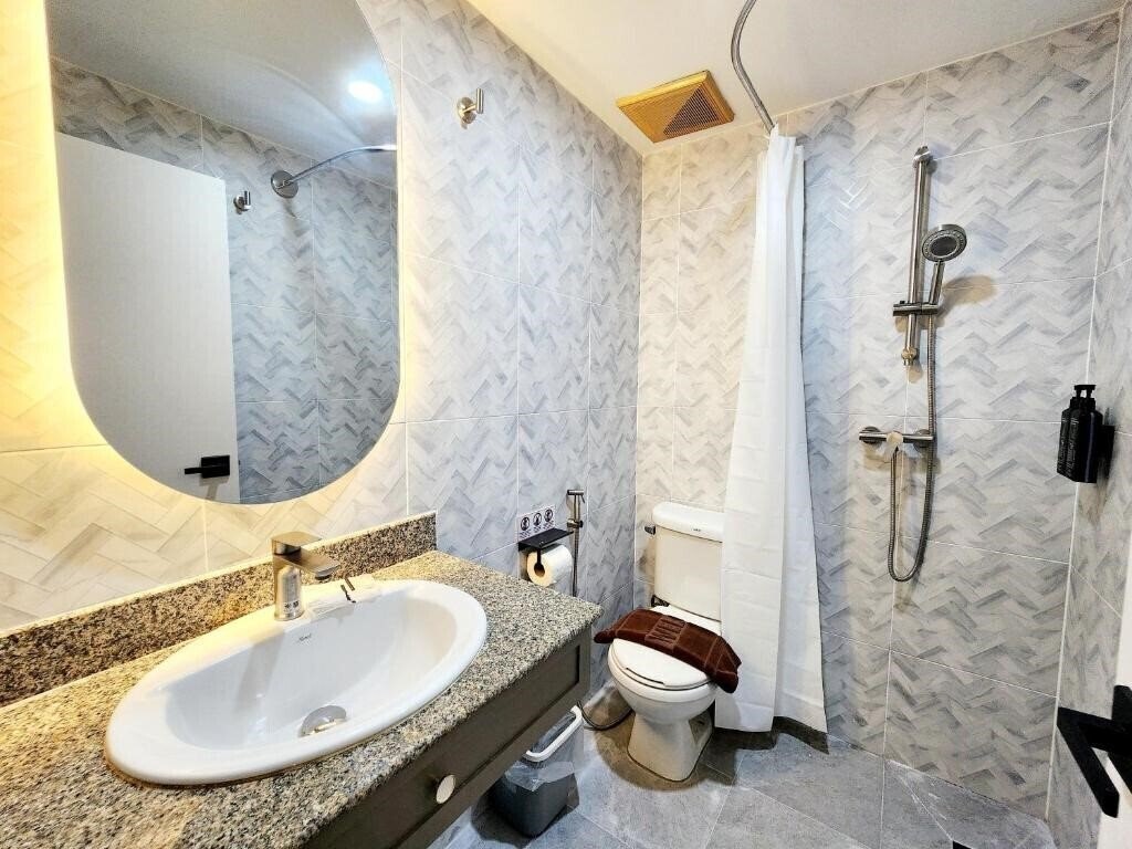 Imaginea Seatel Phuket Patong Beach 3*