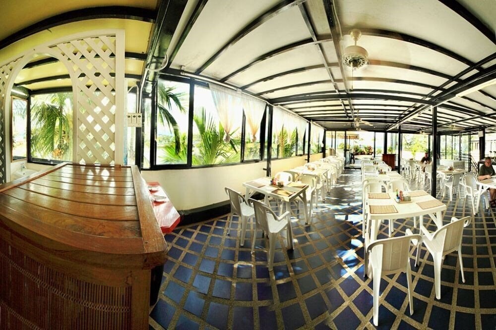 Fotografii Tuana In On The Beach 3*