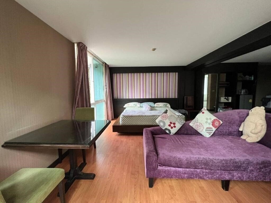 Отель Kris Residence 4*