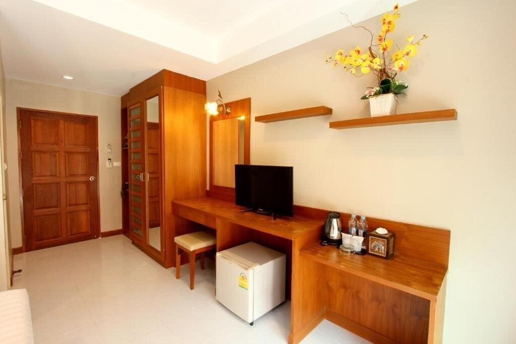 Imaginea Good Nice Hotel Patong 2*