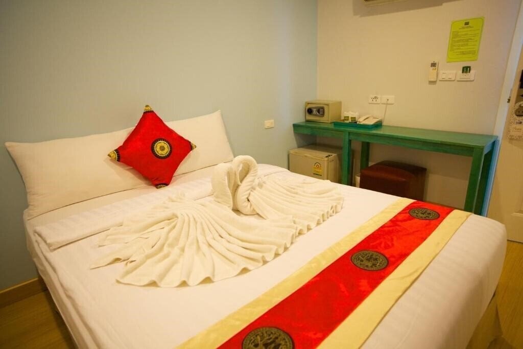Отель Nantra Chaweng Beach 2*