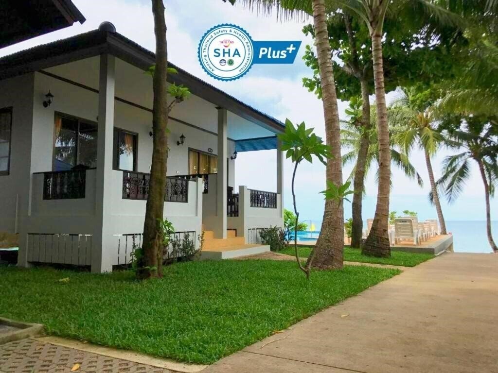 Отель Marina Beach Resort 3*
