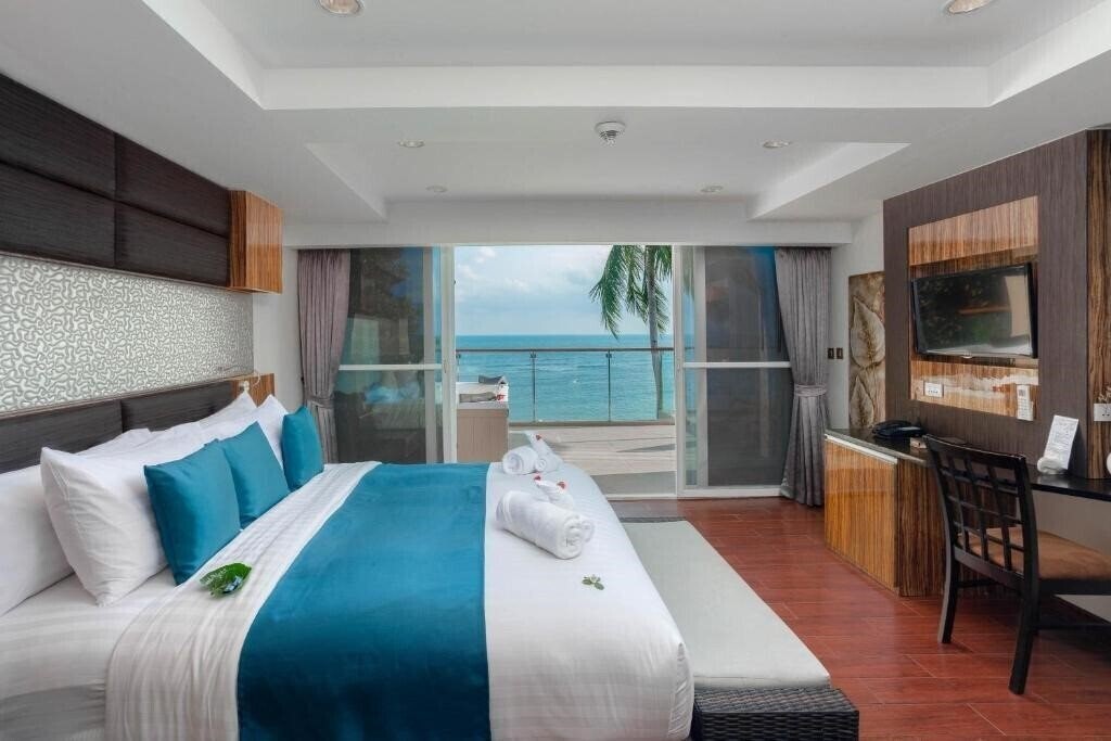 Изображение Royal Beach Boutique Resort & Spa 4*