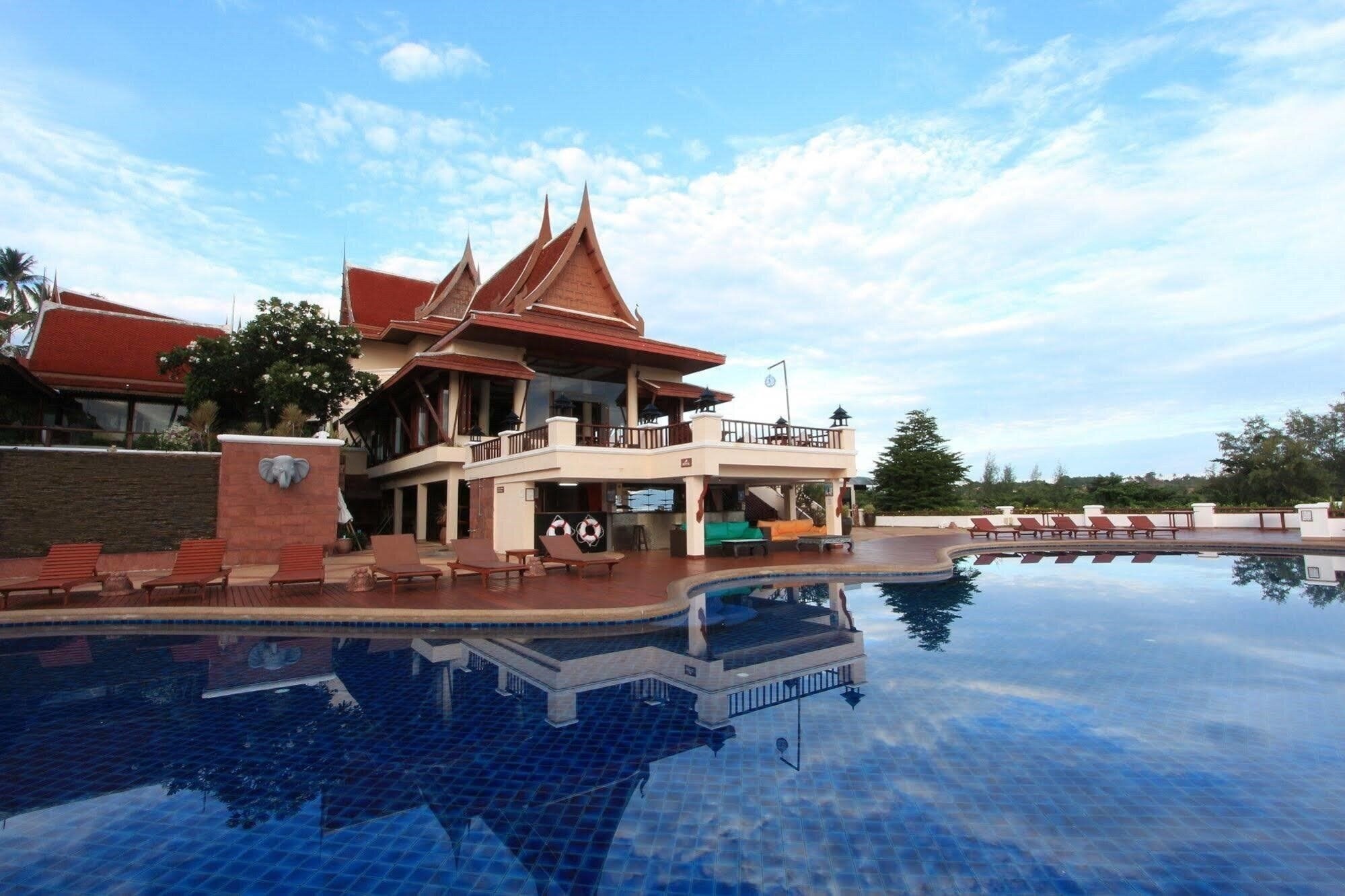 Отель Baiyoke Seacoast Resort 4*