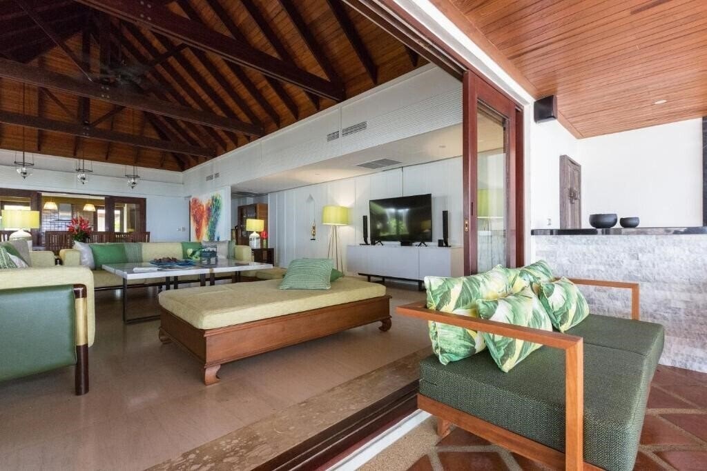 Фотография Miskawaan Luxury Beachfront Villa 5*
