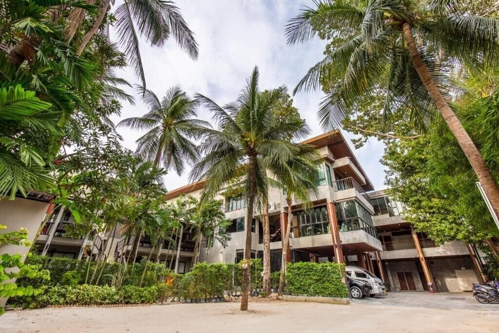Отель J4 Hotel Samui 3*