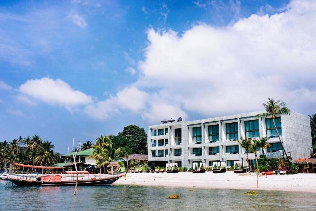 Hotel The Beach Samui 3*