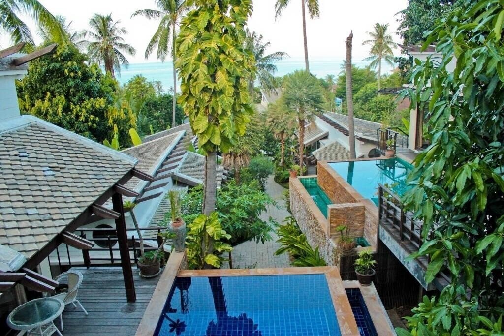 Отель The Sasitara Residence 3*