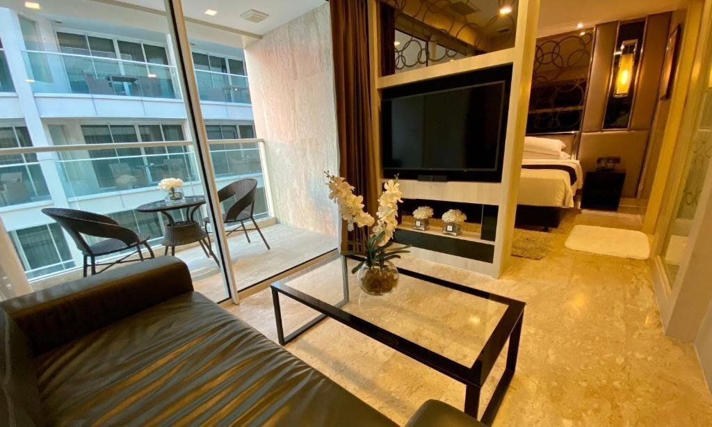 Imaginea Centara Grand Phratamnak Resort Pattaya 5*
