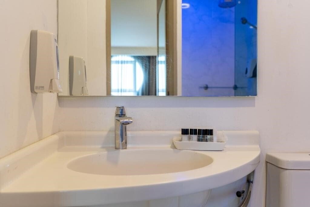 Fotografii Rodina Beach Hotel (ex. Isawanya Beach Resort) 3*