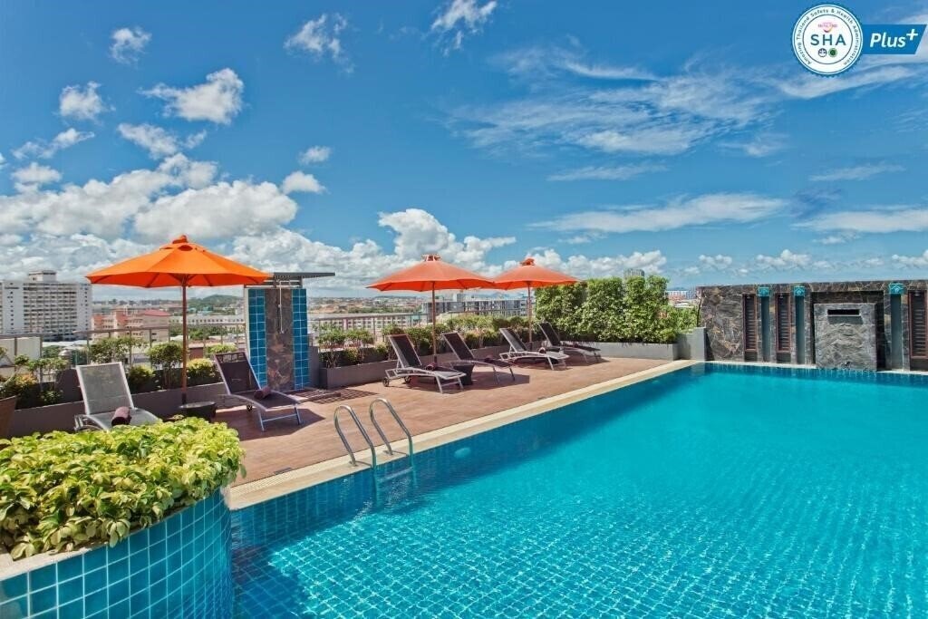 Отель Adelphi Pattaya 3*