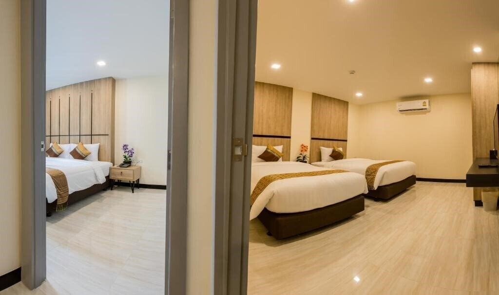 Imaginea Crystal Palace Pattaya 3*
