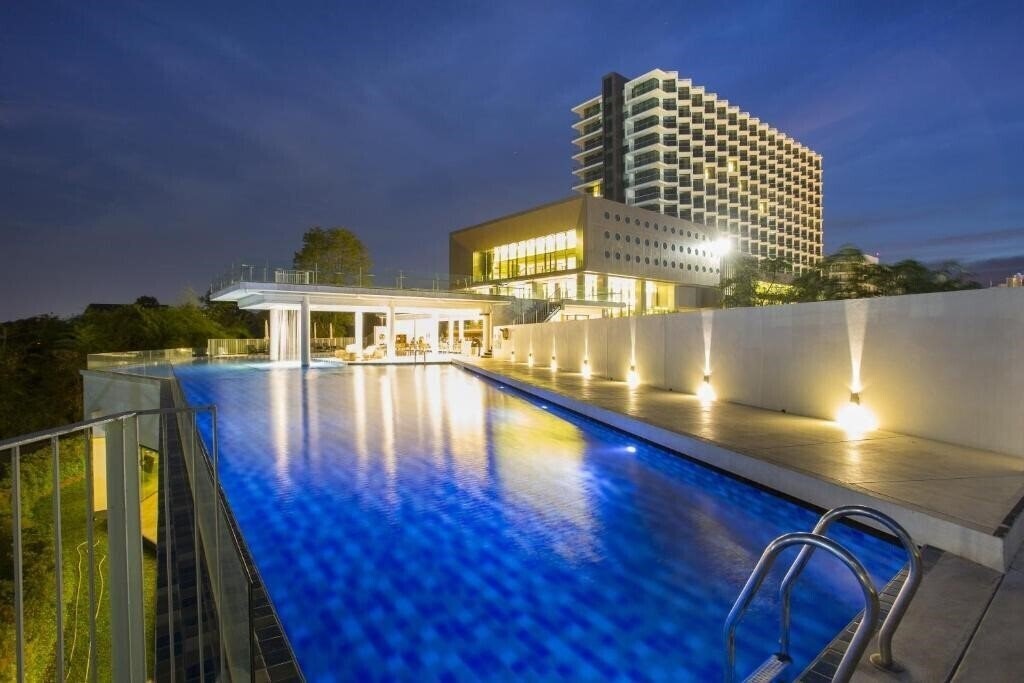 Hotel Tsix5 Phenomenal 4*