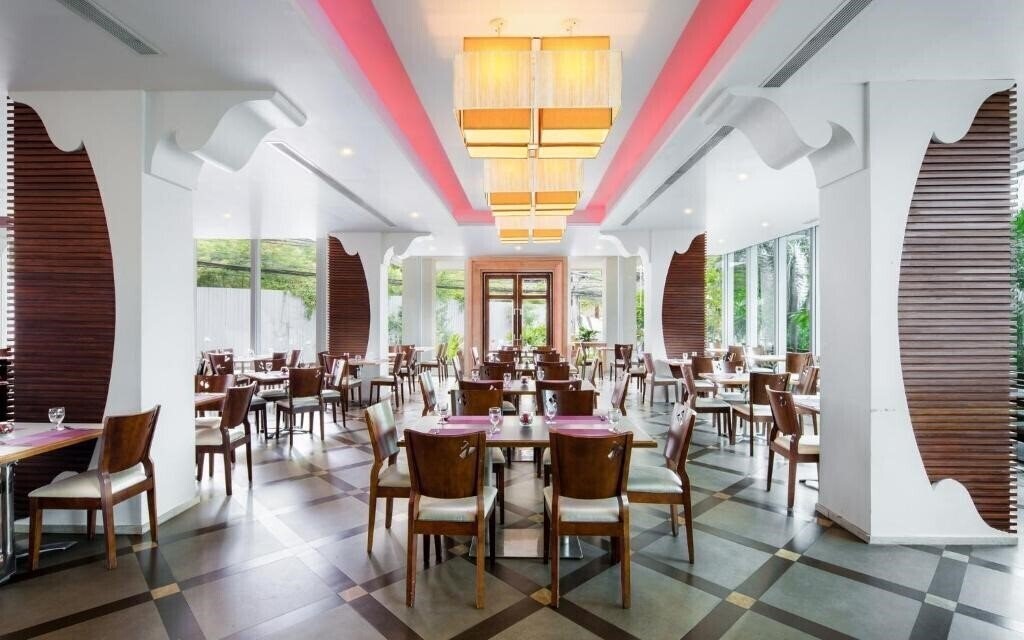 Imaginea Aiyara Grand Hotel 4*