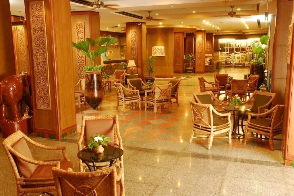 Imaginea Golden Beach Pattaya 3*