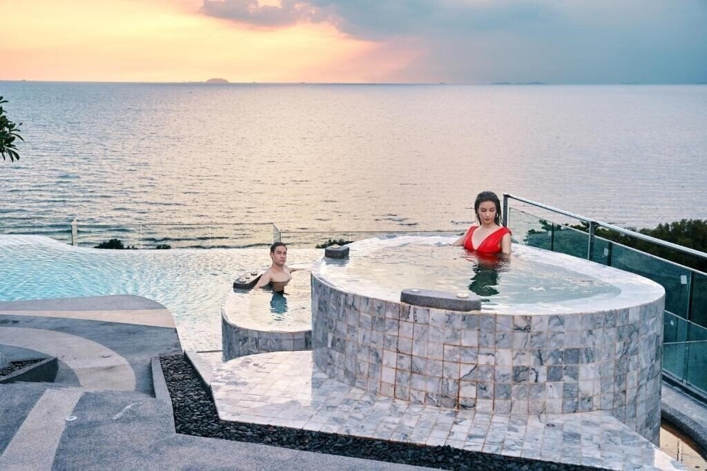 Hotel Best Western Premier Bayphere Pattaya 5*