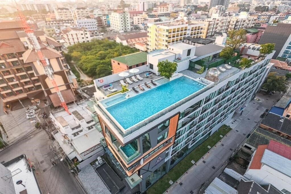 Hotel Amethyst Hotel Pattaya 4*