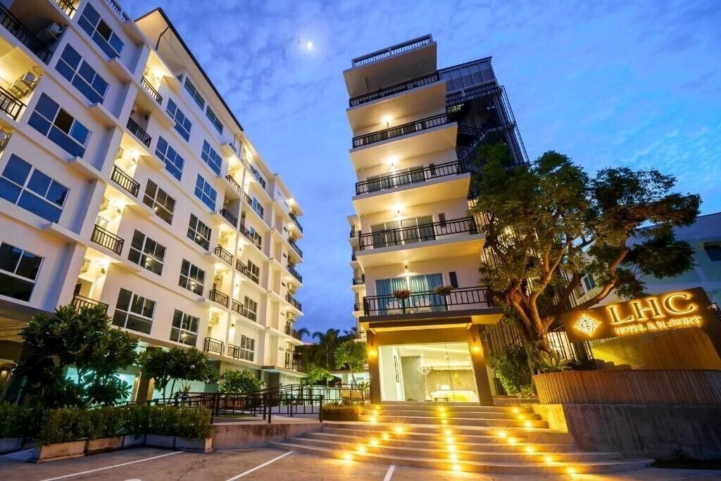 Отель Lhc Hotel & Resort 4*