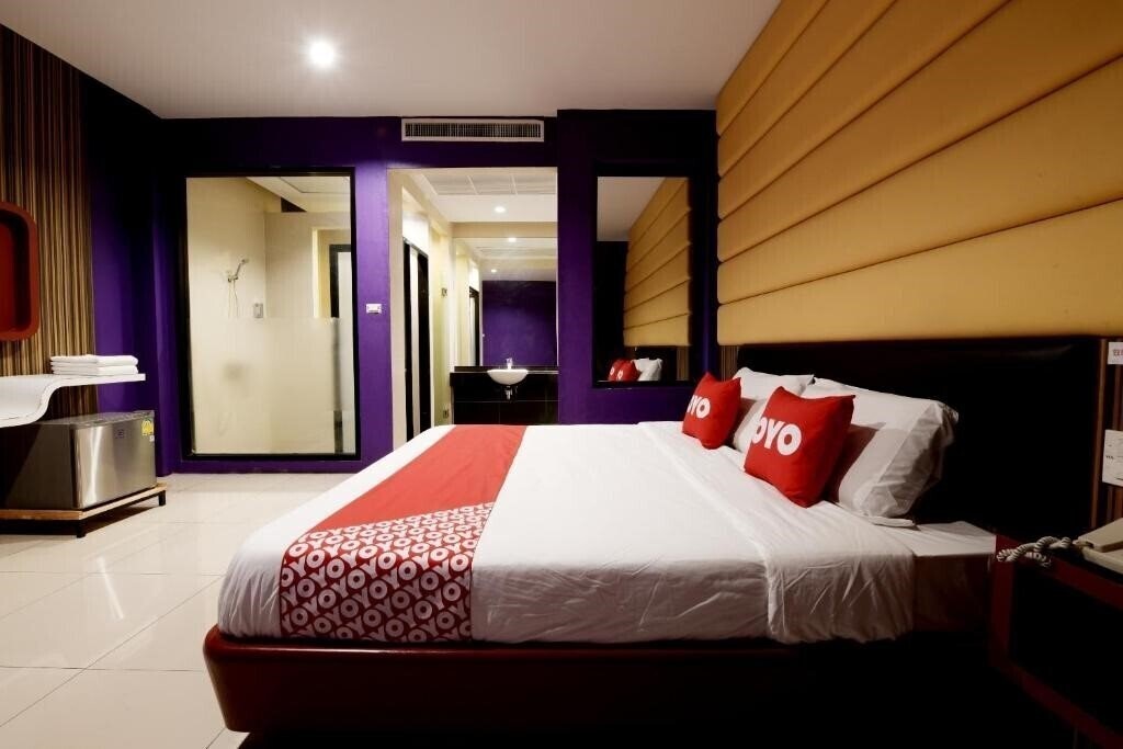 Фото Oyo 477 Sriracha Hotel And Spa 3*