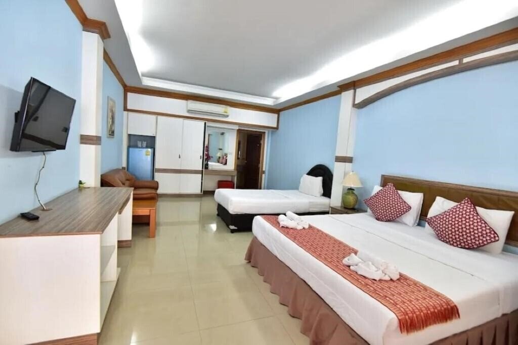 Imaginea Ampan Resort 2*