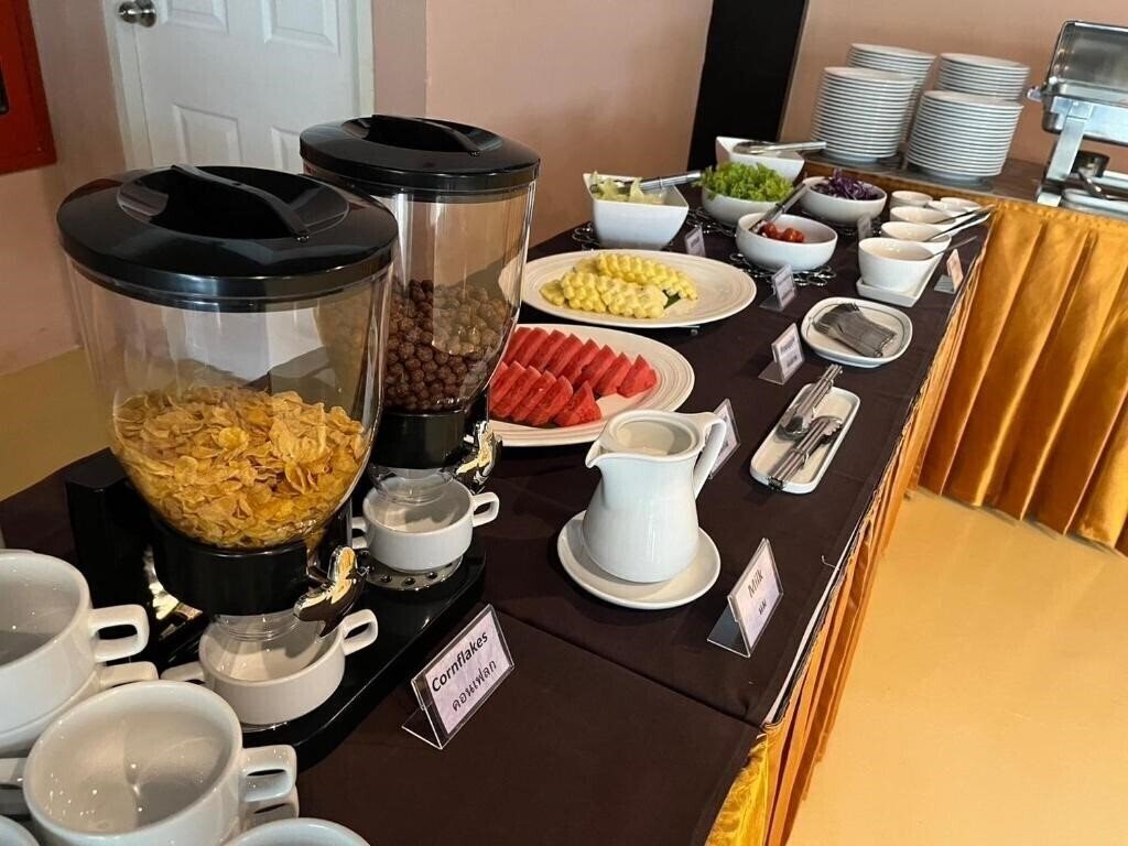 Imaginea Crown Pattaya Beach Hotel 3*