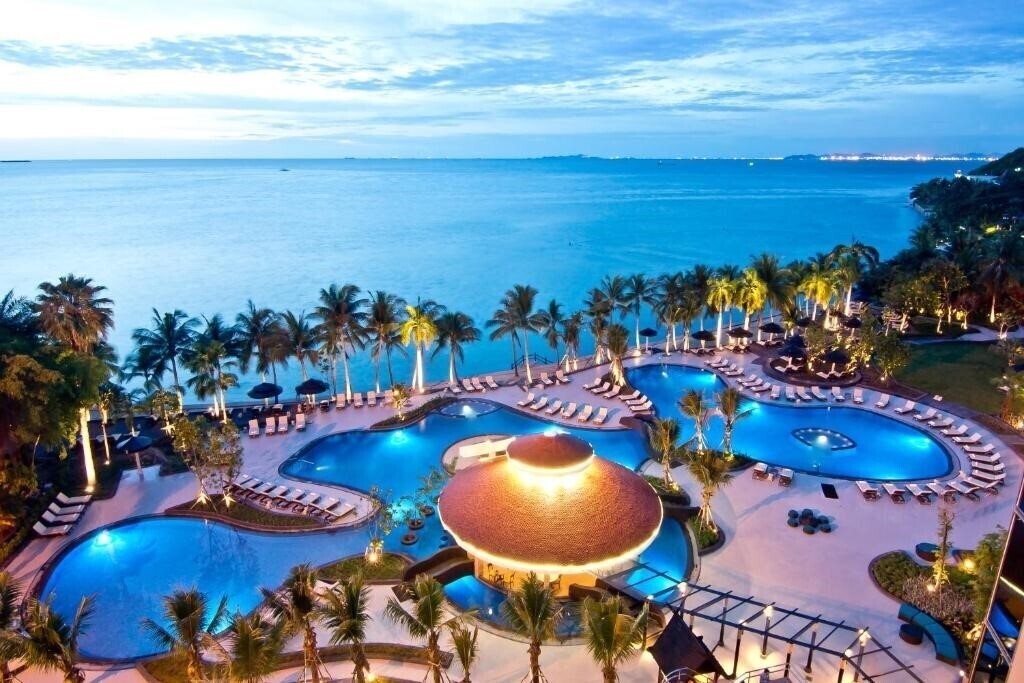 Отель Royal Cliff Royal Wing Hotel 5*