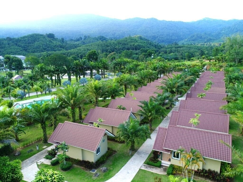 Imaginea Katathong Golf Resort SPA 3*