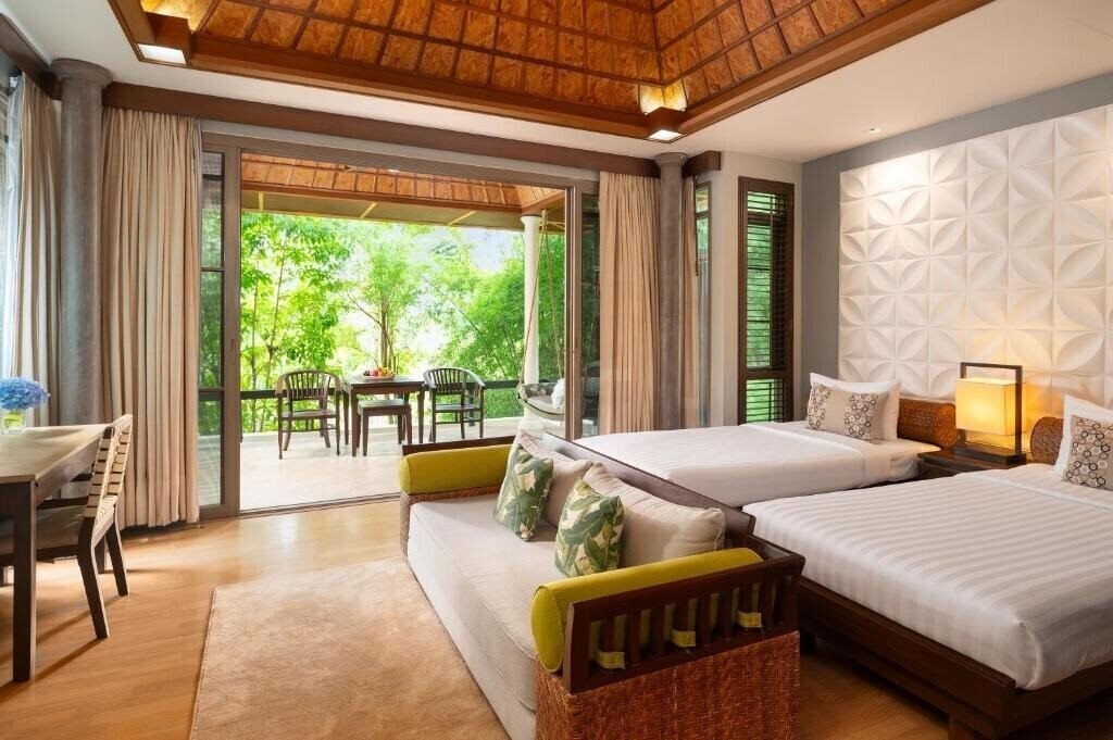 Fotografii Springfield Village 4*