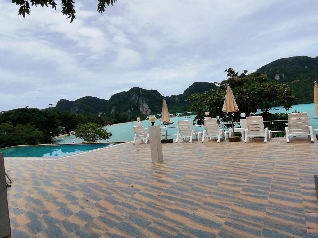 Hotel Phi Phi Viewpoint Resort 3*