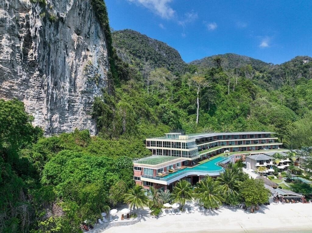 Hotel Phi Phi Cliff Beach Resort 3*