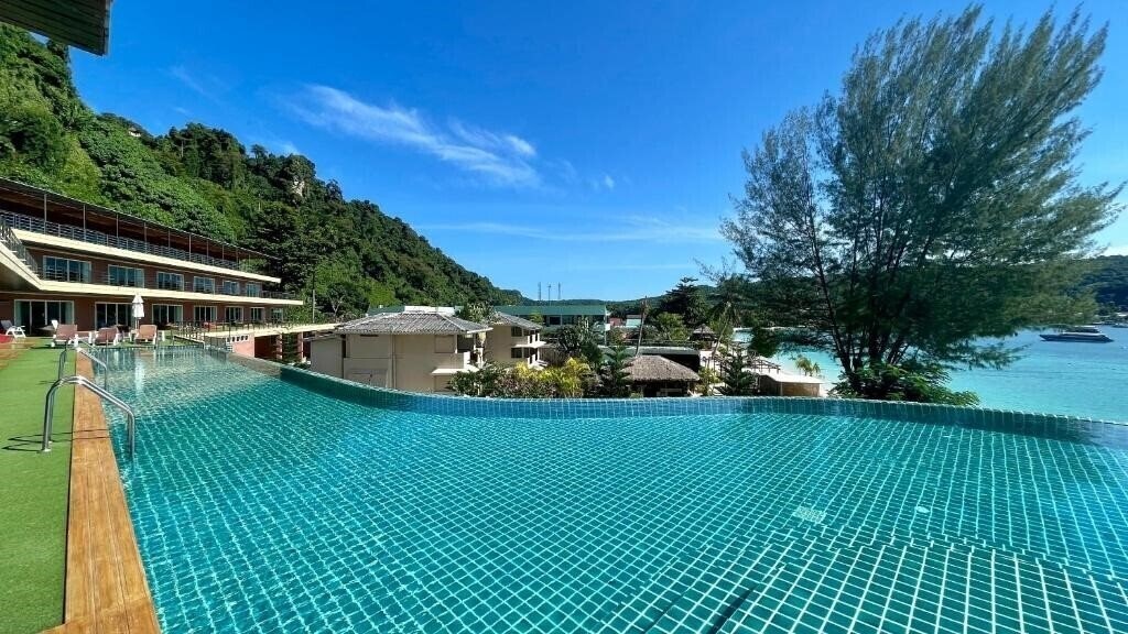 Fotografie Phi Phi Cliff Beach Resort 3*