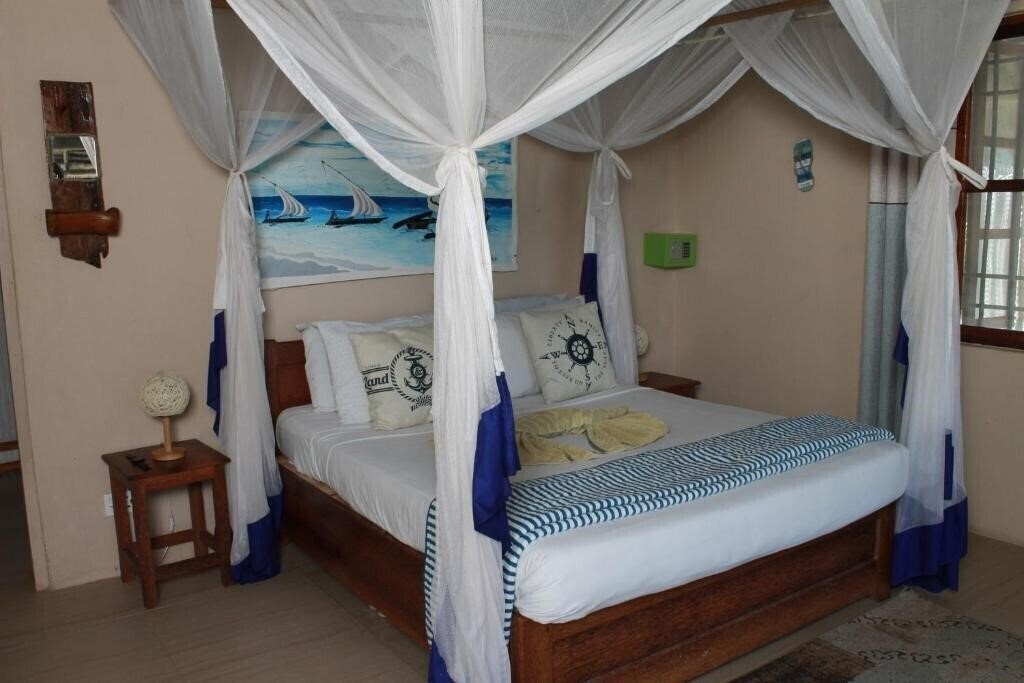 Imaginea Driftwood Beach Lodge 3*