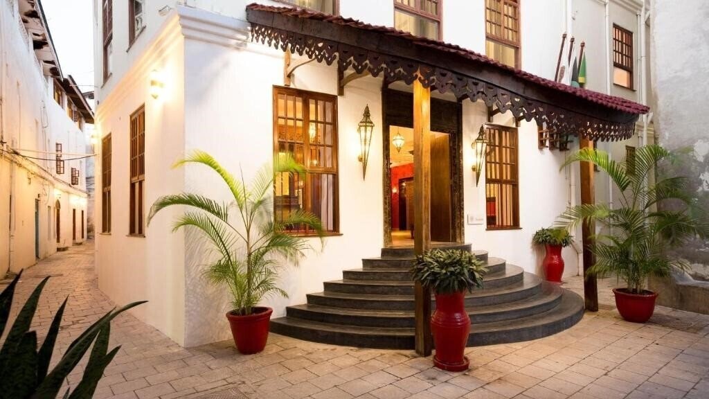 Hotel Doubletree By Hilton Stone Town 4*