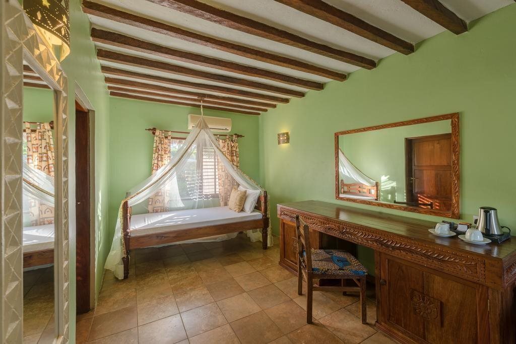 Imaginea Ngalawa Beach Village 4*