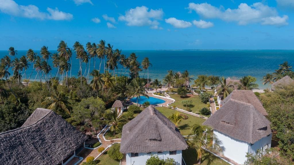 Hotel Ngalawa Beach Village 4*