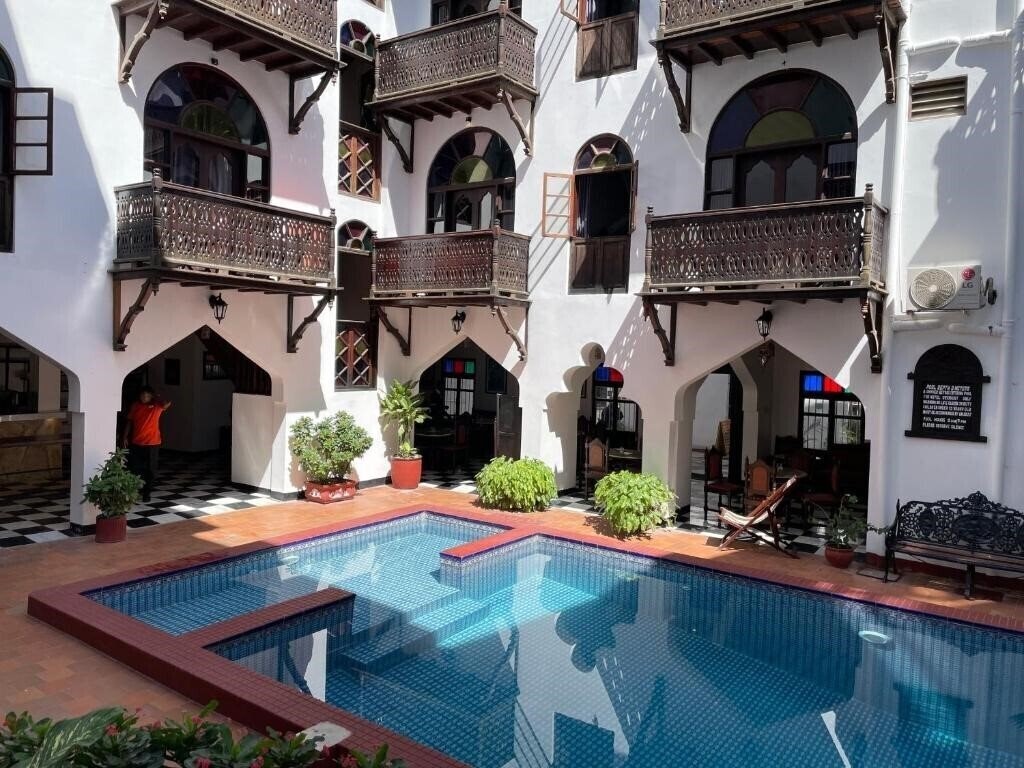 Fotografii Dhow Palace Hotel (ex. Dhow Palace) 4*