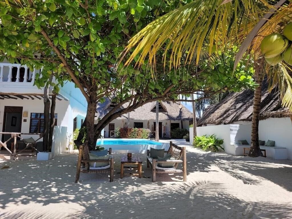 Hotel Makuti Beach Bungalows 4*