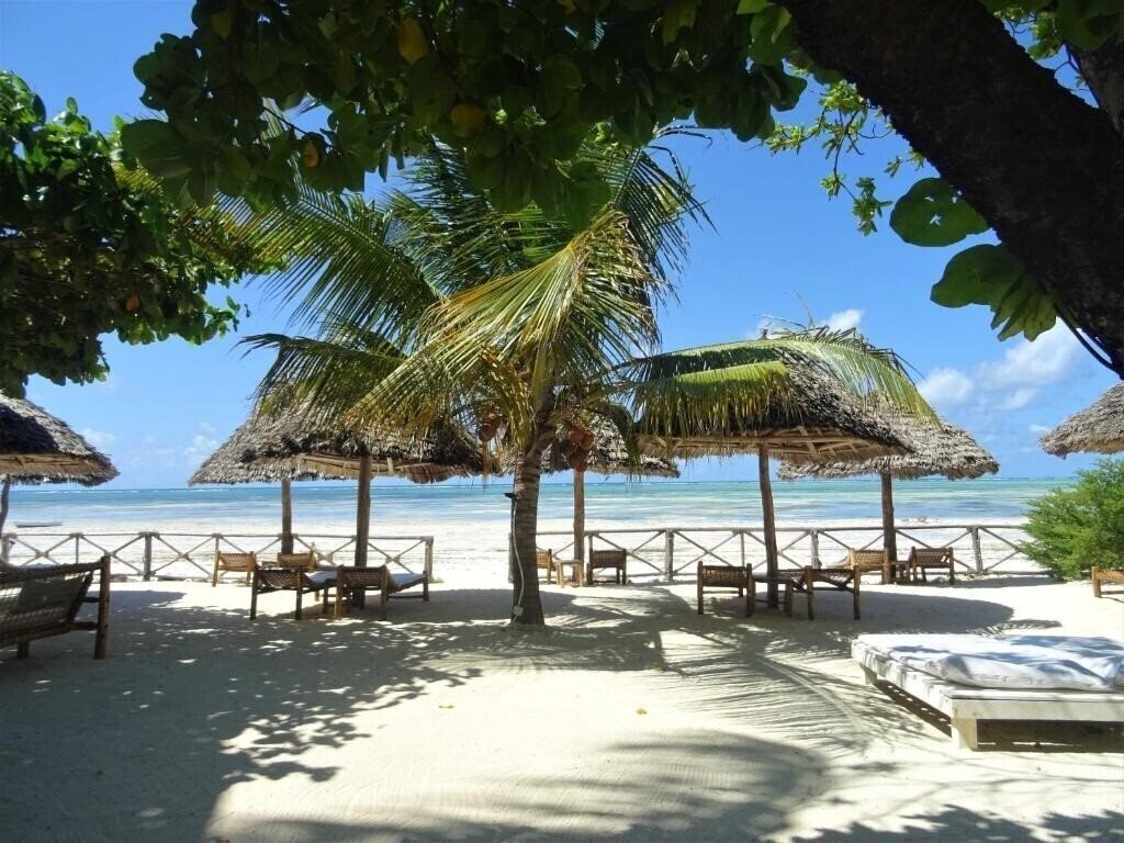 Imaginea Makuti Beach Bungalows 4*