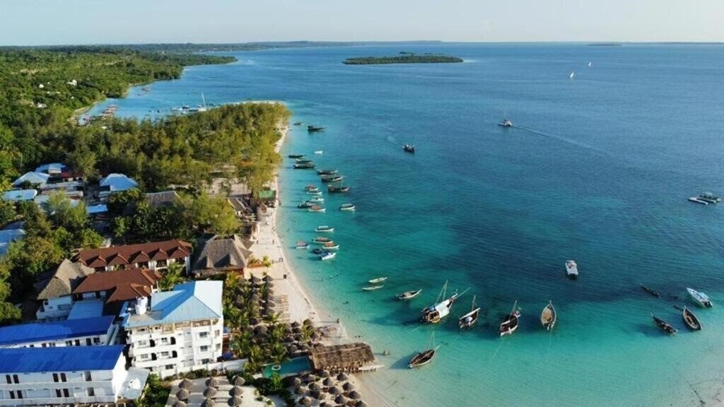 Отель Sunseabar Beach Hotel Kendwa 4*