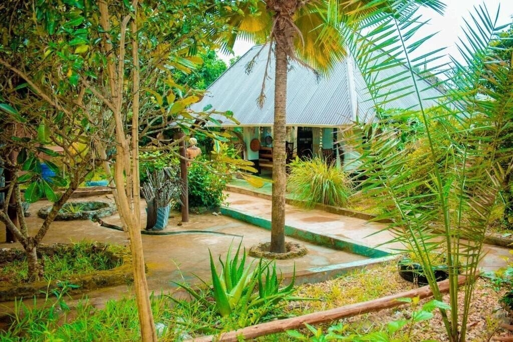 Imaginea Mwana House 2*