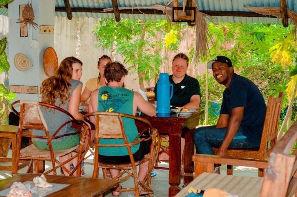 Imaginea Mwana House 2*