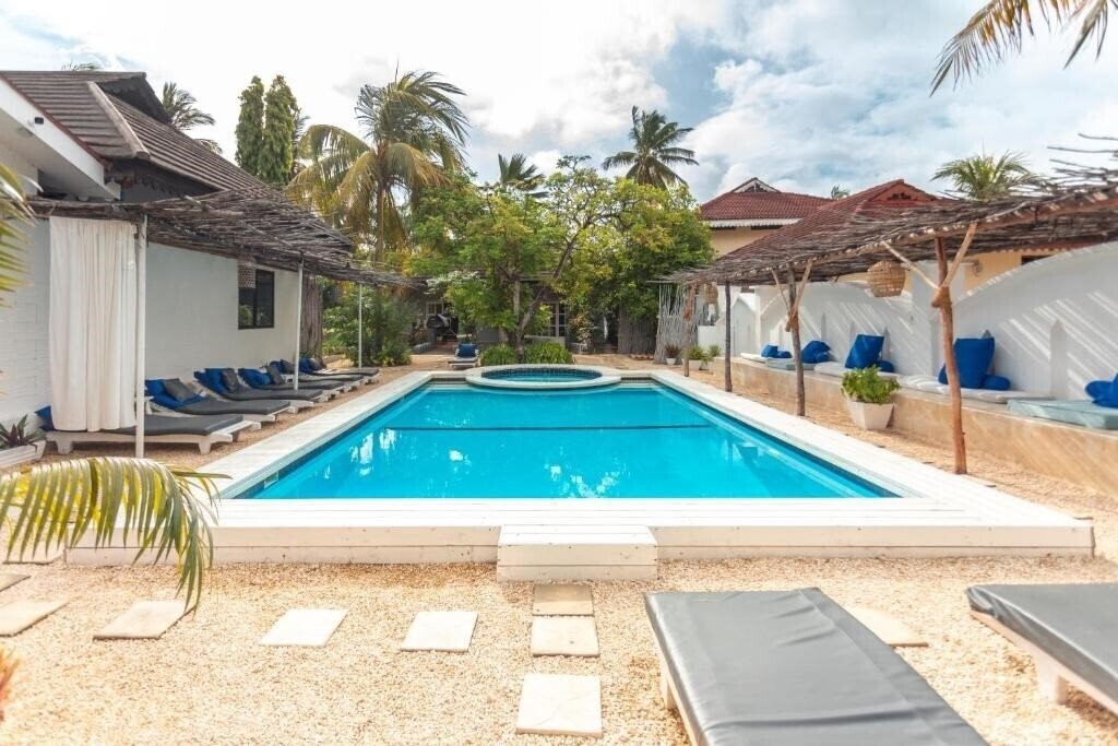 Hotel B4 Boutique 4*