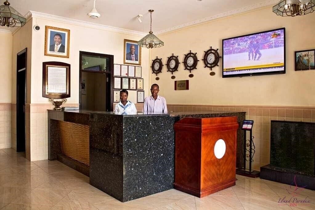 Imaginea Island Paradise Inn 3*