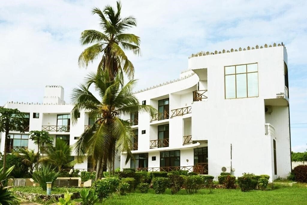 Изображение Coconut Tree Village Beach Resort 3*