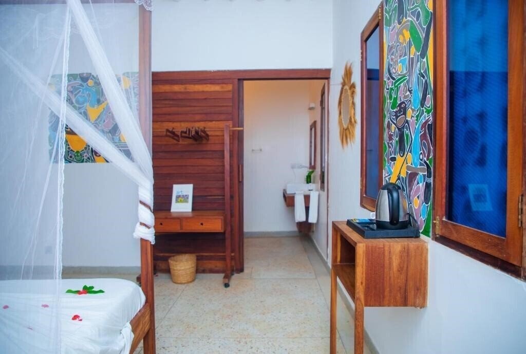 Отель Art Hotel Zanzibar 3*