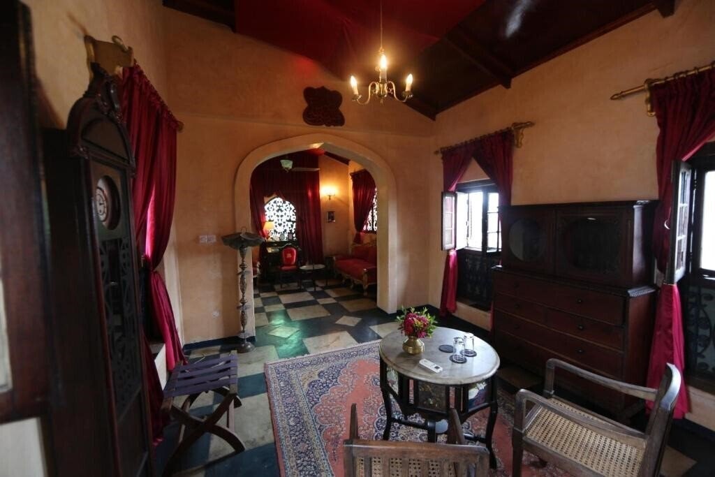 Imaginea Emerson On Hurumzi + 3*