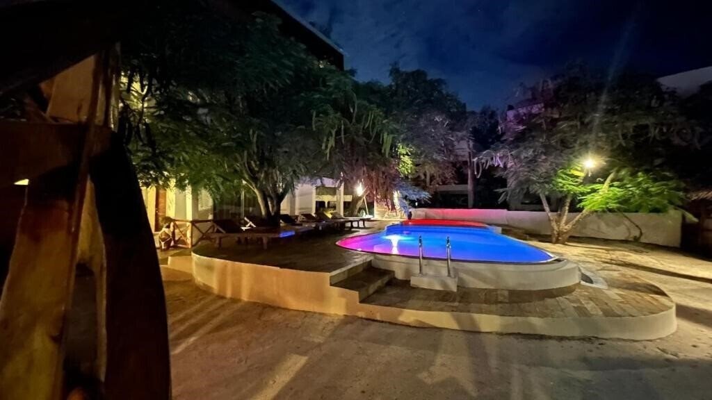 Изображение Double A Nungwi Beach Hotel 4*