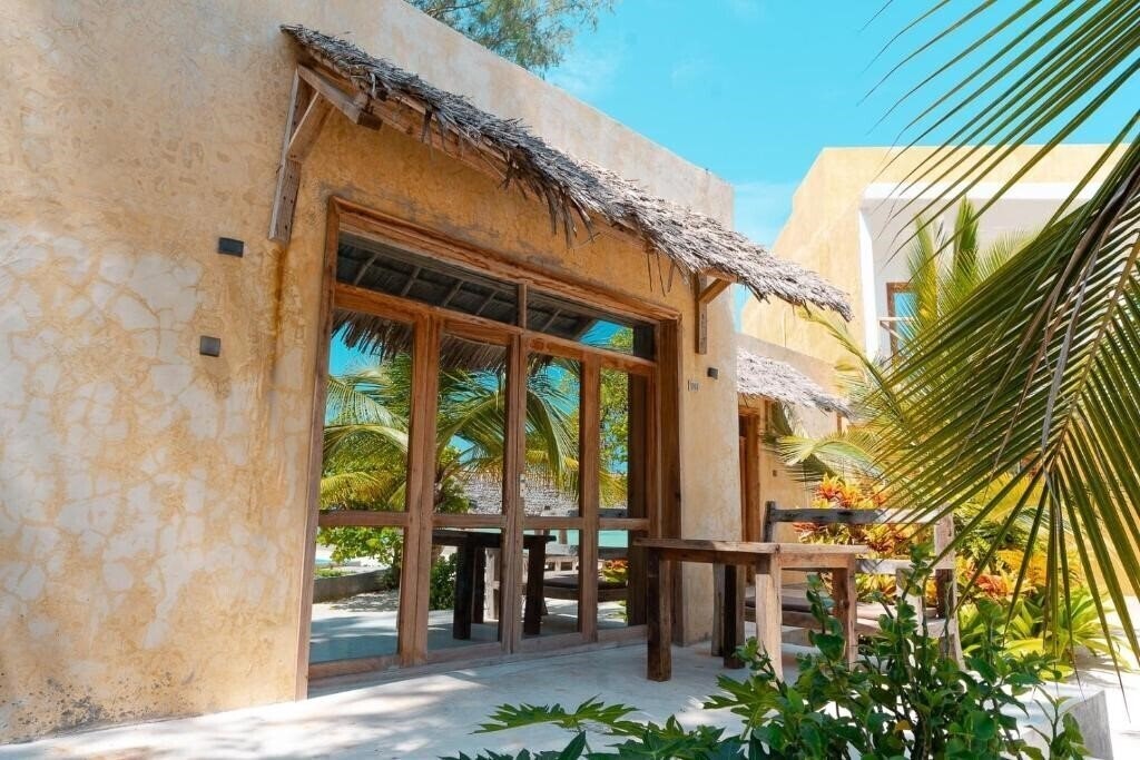 Imaginea Jambo Resort By Mambo Hotels 4*